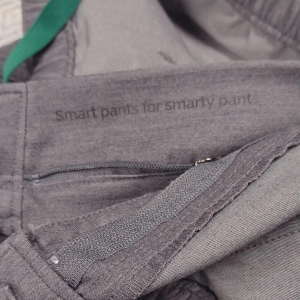 Figs Men's Scrub Pants in Gray